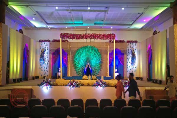 peacock theme wedding stage 
